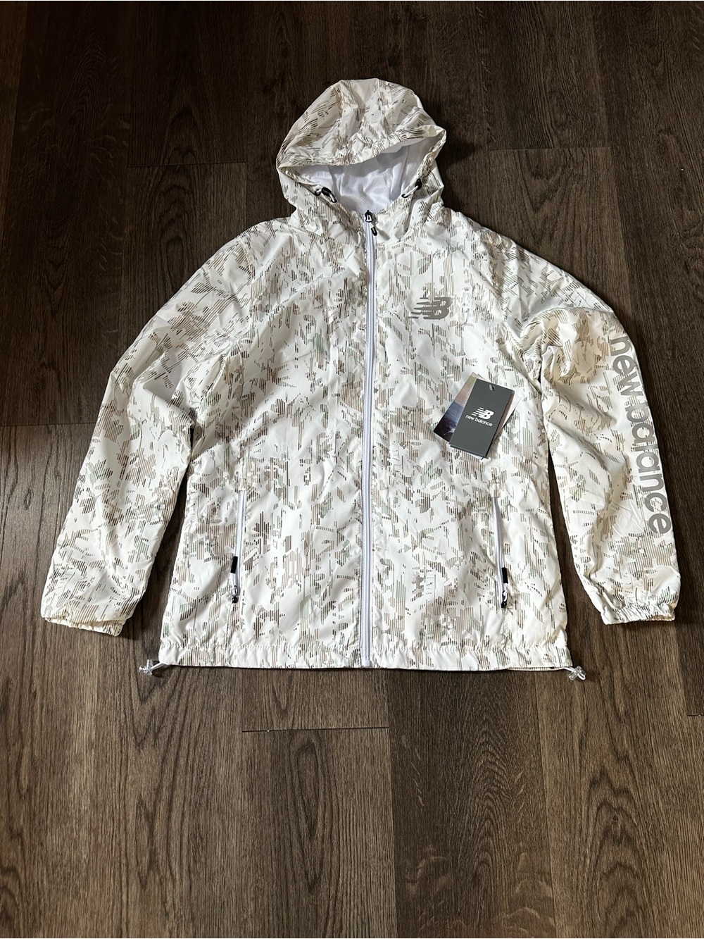 MSRP $99 NWT New Balance White Patterned Water-Resistant Windbreaker – Size M - Picture 4 of 6